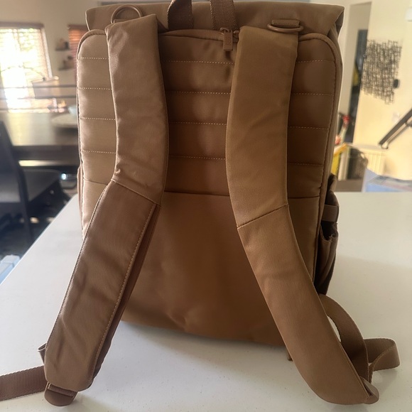 BEIS the ultimate diaper bag in camel - Picture 2 of 4